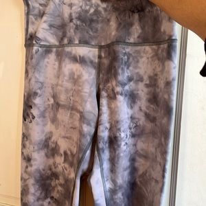 Lululemon leggings size 8